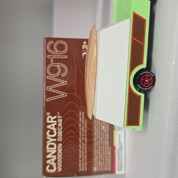 NIB Candylab Wooden Diecast Station Wagon & Surfboard Toy Car - Picture 6 of 7